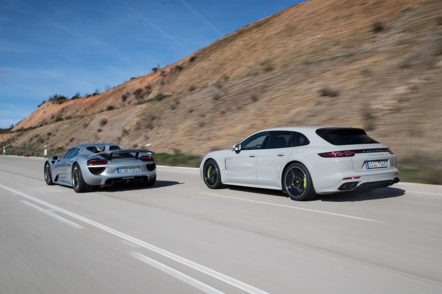  Porsche 918 Spyder 2014 года  (фото 12 из 111)